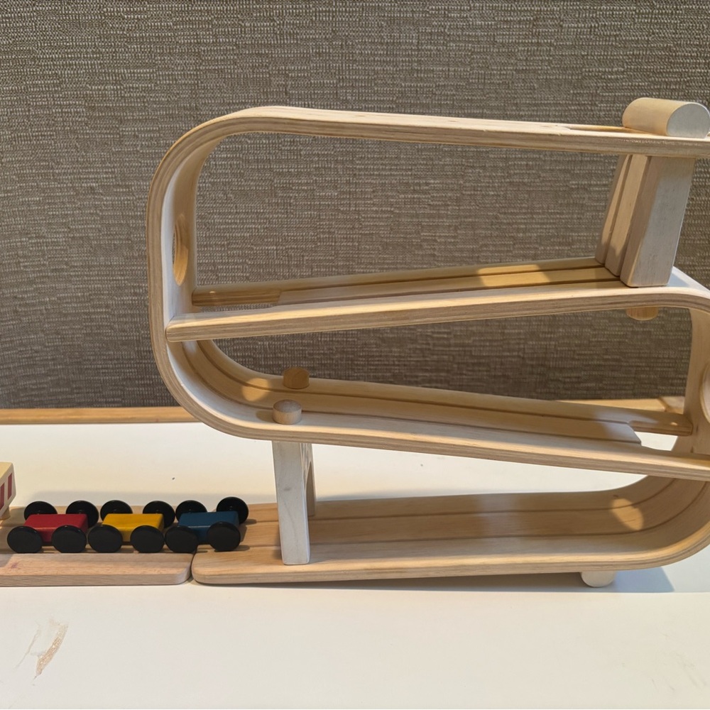 Natural wood car ramp Toy